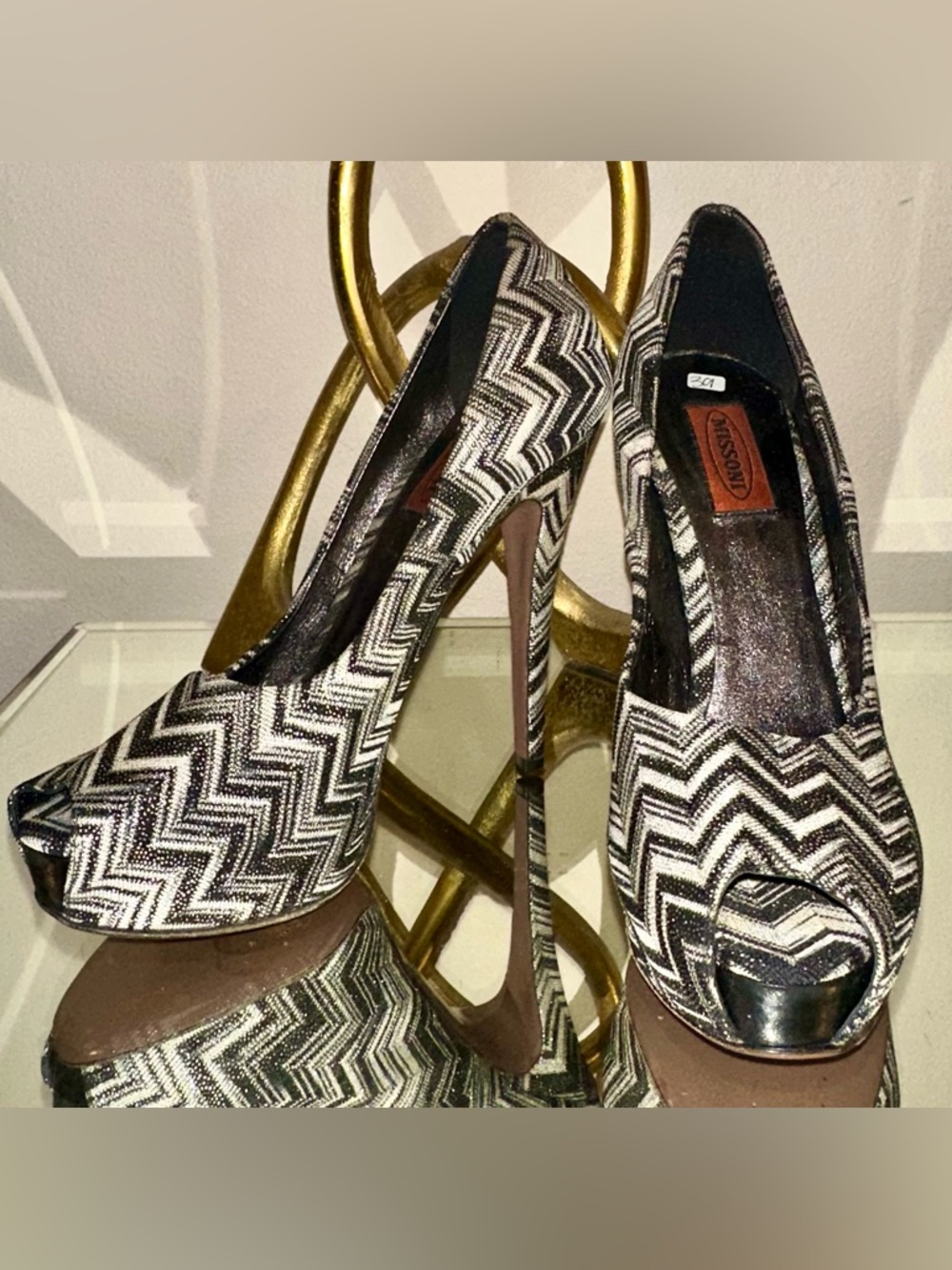 Stunning chevron Missoni Black White Chevron platform Pumps 39 8.5 8